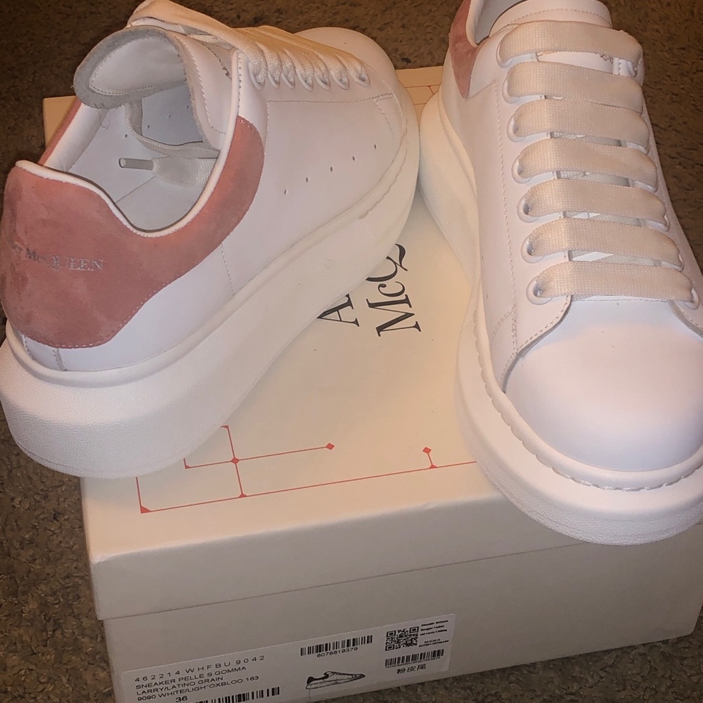 Alexander McQueen Sneakers size 36 (women’s 6)